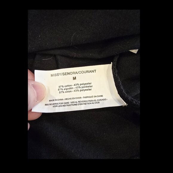 Women's Size Medium Long Sleeve Christmas T-Shirt, Excellent Condition - Picture 5 of 5